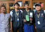 Terangi Jalan, Hemat Energi! Mahasiswa KKN UNDIP Kenalkan Inovasi Penerangan Jalan Bertenaga Surya