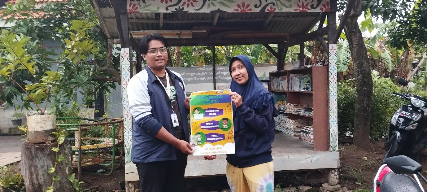 A person and person holding a packageDescription automatically generated