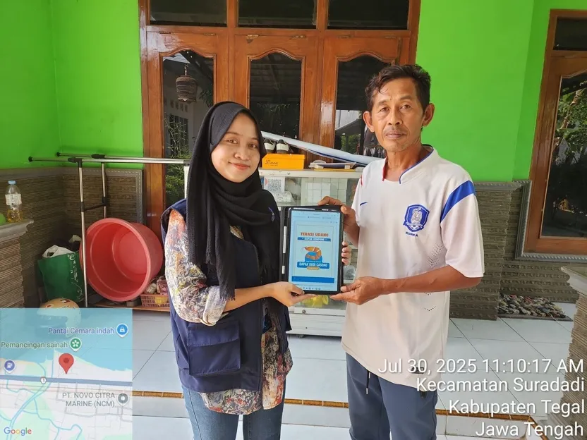 A person and person holding a tabletAI-generated content may be incorrect.