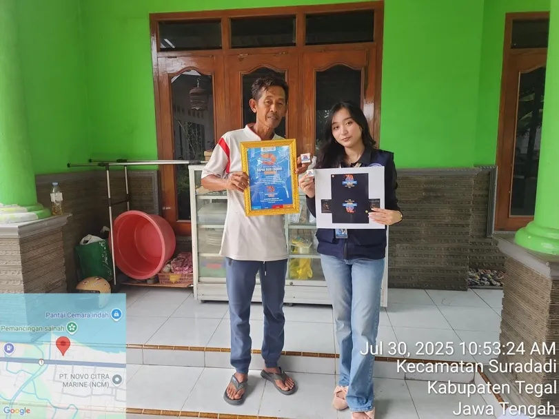 A person and person holding framesAI-generated content may be incorrect.