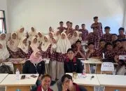 Bawa Ruang Sidang ke Dunia Virtual, PMM Sangkara Kelompok 121 Universitas Muhammadiyah Malang, Edukasi Siswa SMAN 1 Tempeh Kenalkan Dunia Hukum Lewat Teknologi Legalverse