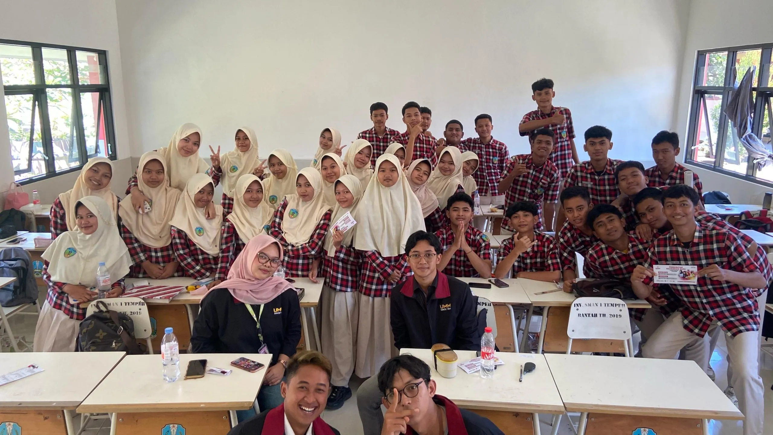 fdd041db-7388-4b0d-98c9-dc0481ac79f1