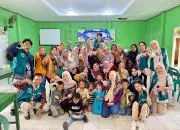 Mengubah Singkong Menjadi Emas, Tim KKN Bersama Internasional Latih Warga Labuhan Ratu VI Olah Tepung MOCAF