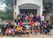 Mahasiswa KKN UPGRIS Kelompok 39 Ajak Warga Karanganyar Hidup Sehat Lewat Senam Sore