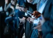 Bahasa Netizen dan Wajah Baru Komunikasi Publik di Media Sosial