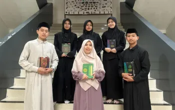 Tuntaskan Hafalan 30 Juz Al-Qur’an, 5 Santri SMAS Unggul Ar-Rahman Perkuat Komitmen Program Tahfidz