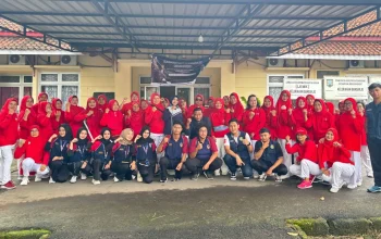 Mahasiswa KKN UPGRIS Pelopori Gerakan Masyarakat Sehat melalui Senam Bersama di Kelurahan Bandarjo