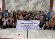 Sulap Daun Jadi Karya Seni, Serunya Pelatihan Ecoprint KKN UPGRIS Kelompok 29 Bersama Warga Pedurungan Lor