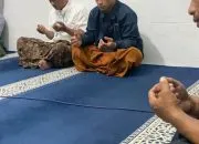 Mahasiswa KKN Universitas PGRI Semarang melakuhkan kegiatan KKN Pengajian memperingati Isra’ Mi’raj di desa Singosari Mojosongo Boyolali