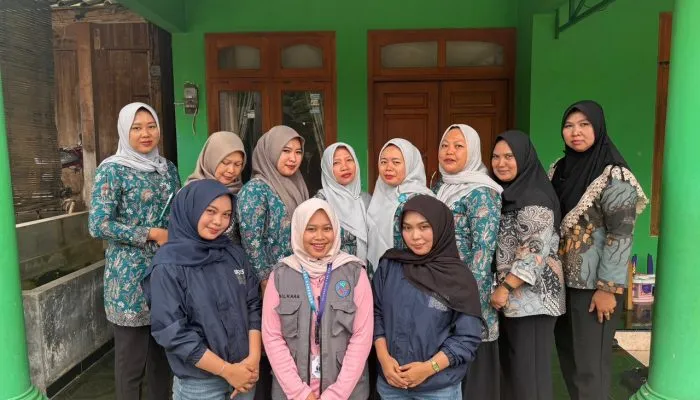 Wujudkan Generasi Sehat, Mahasiswa KKN UPGRIS Kelompok 13 Terjun Langsung Bantu Kegiatan Posyandu di Desa Kawengen