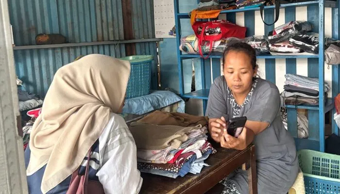 Mahasiswa KKN UNDIP Dorong Digitalisasi UMKM melalui Sosialisasi dan Pendampingan QRIS di Desa Gedong, Wonogiri