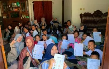 Hadirkan Rumah Bimbel Mahesa, Mahasiswa UPGRIS Ciptakan Ruang Belajar di Masa Liburan