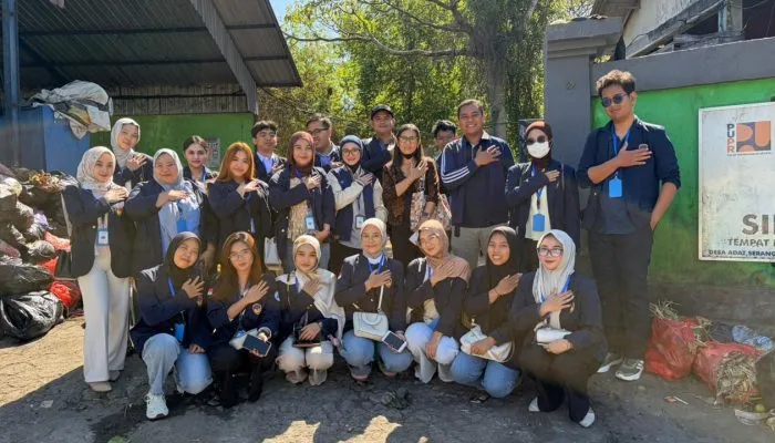 Ubah Limbah Jadi Rupiah, Mahasiswa Fakultas Ekonomi Bisnis UPGRIS Pelajari Strategi Hijau Berbasis Komunitas di Desa Serangan Bali