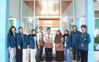 MAHASISWA KKN UNDIP GELAR PROGRAM LINTAS BIDANG DI SMPN 8 BATANG GUNA TINGKATKAN KAPASITAS SDM REMAJA DESA KECEPAK