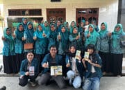 Foto Bersama Mahasiswa KKN Tim II Undip dan Ibu-Ibu PKK Desa Kalirejo