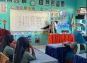 Mahasiswa MMD Universitas Brawijaya Kenalkan Dasar Bahasa Mandarin kepada Siswa SD di Desa Tambakan