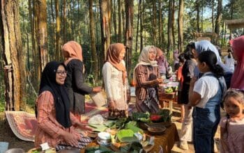 Potensi Wisata Baru Trenggalek: Kolaborasi Strategis MMD UB Kelompok 50 Wujudkan Pasar Jadul Zero Plastic Pangupo Jiwo di Dompyong