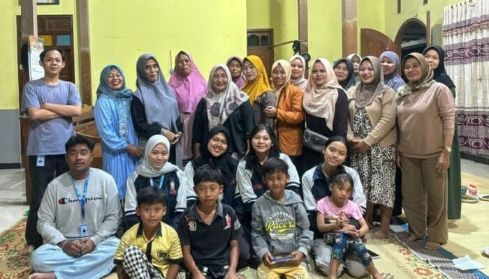 Waspada Pangan Sehat: Mahasiswi KKN UNDIP Berikan Edukasi Uji Boraks menggunakan Ekstrak Kunyit untuk Ibu-Ibu PKK Desa Sribit