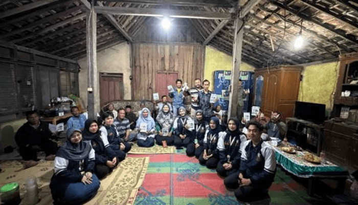 Mahasiswa KKN UNDIP Edukasi Sanitasi Kandang melalui Program Kandang Ceria