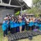 Dari Limbah Ternak Jadi Pupuk, Mahasiswa KKN UMBY Kelompok 102 Mengajak KWT Dusun Candi Budidaya Pakcoy