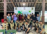 Tingkatkan Nilai Guna Tebon Jagung, KKN Kelompok 8 Universitas Boyolali Kenalkan Inovasi Pakan Fermentasi di Desa Sarimulyo