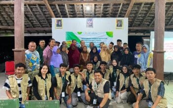 Tingkatkan Nilai Guna Tebon Jagung, KKN Kelompok 8 Universitas Boyolali Kenalkan Inovasi Pakan Fermentasi di Desa Sarimulyo